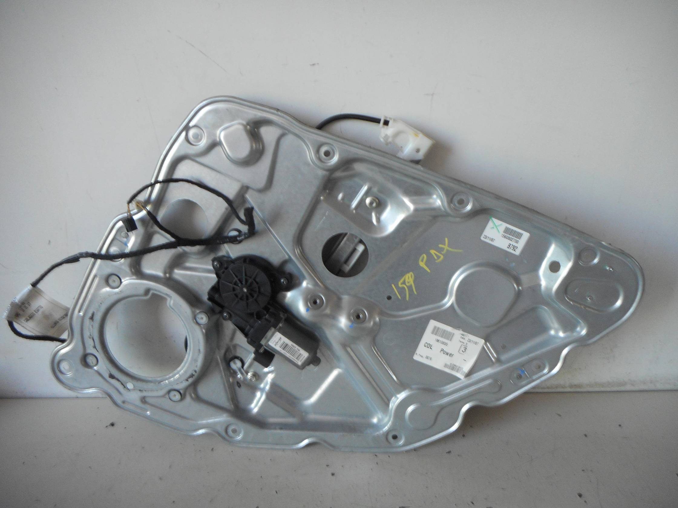 Alzacristallo elettr. porta post. dx.